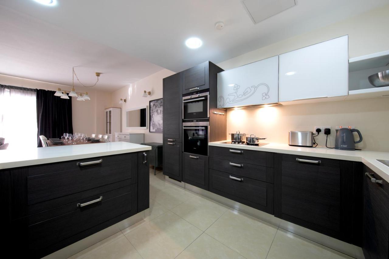 Apartment Brand New Listing Located Just Off Seafront